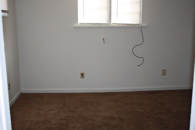 Building Photo - 2510 Evans Ave