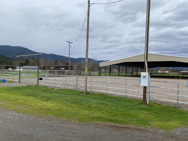 Building Photo - 6090 E Evans Creek Rd
