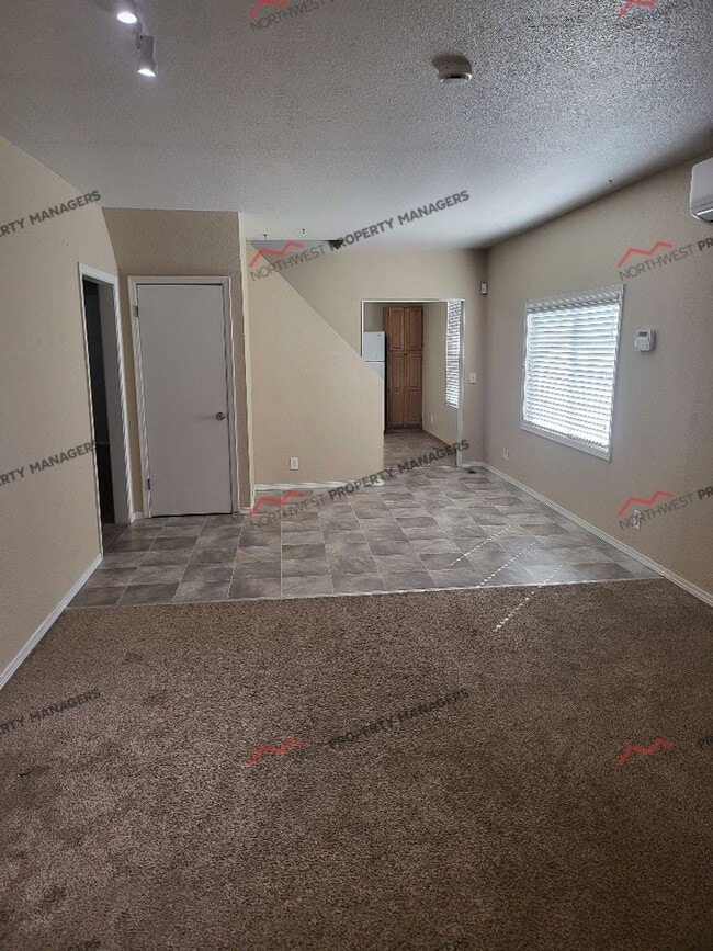Building Photo - STATUS: *AVAILABLE* | R28 | $1895 + $100 FLAT RATE FOR W/S.*** MOVE IN SPECIAL!!! 1/2 OFF FIRST M...