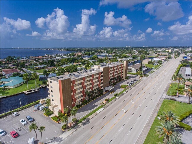Building Photo - 1766 Cape Coral Pkwy E