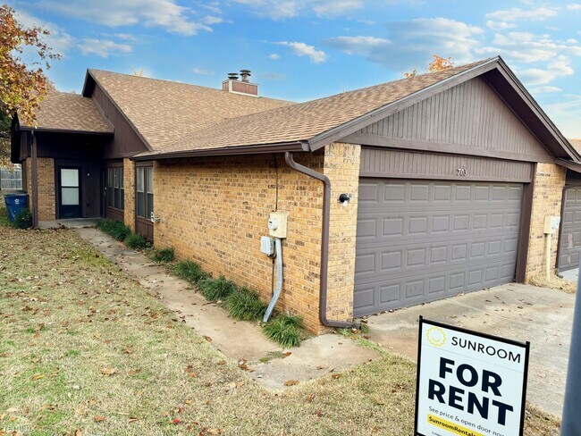 Foto del edificio - 3 br, 2 bath House - 703 Stonecroft Cir