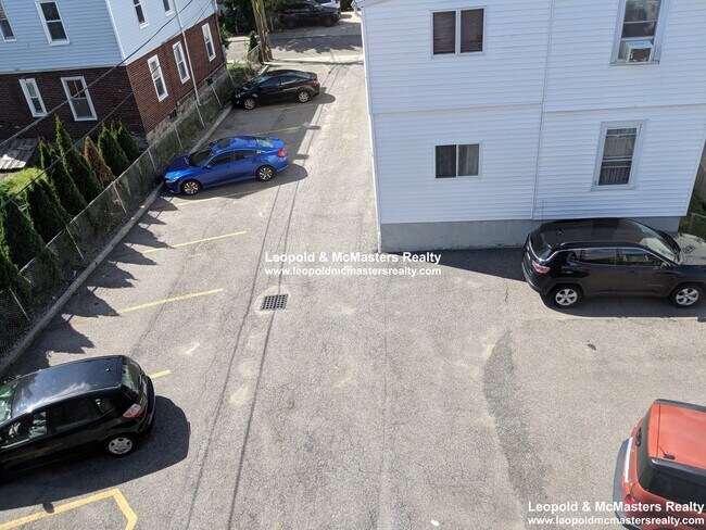 Foto del edificio - 80 Litchfield St