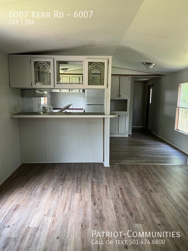 Building Photo - W 59th Street - 6007