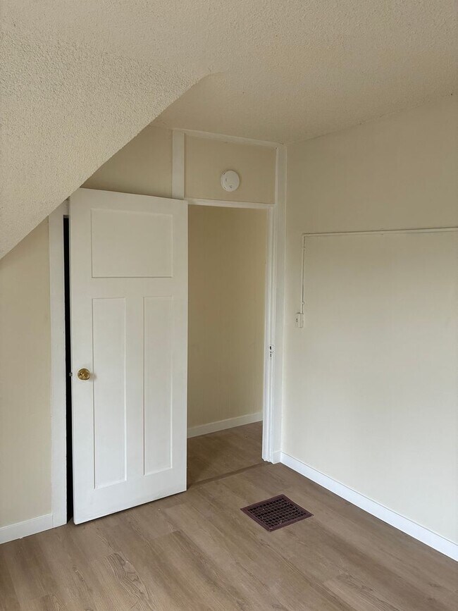 Foto del edificio - 2 Bedroom, 1 Bedroom Home for Rent