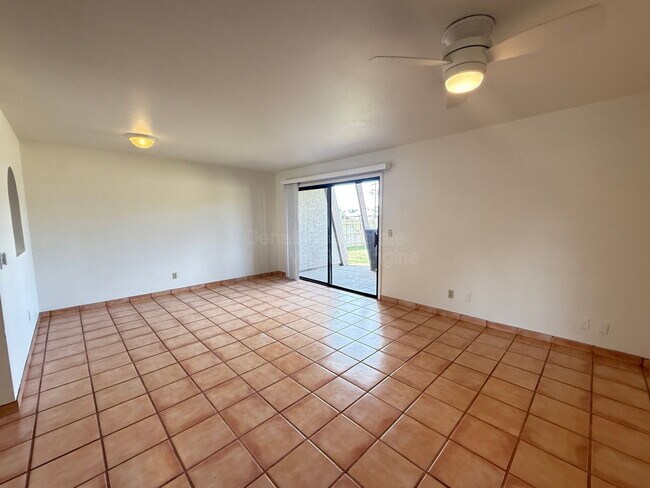 Foto del edificio - 611 W 13th St