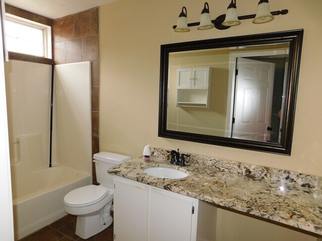 Foto del edificio - 535 3rd Loop Rd