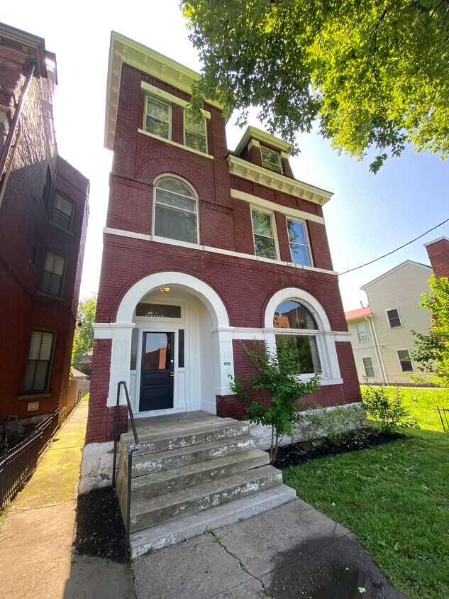Primary Photo - 1131 S 2nd St