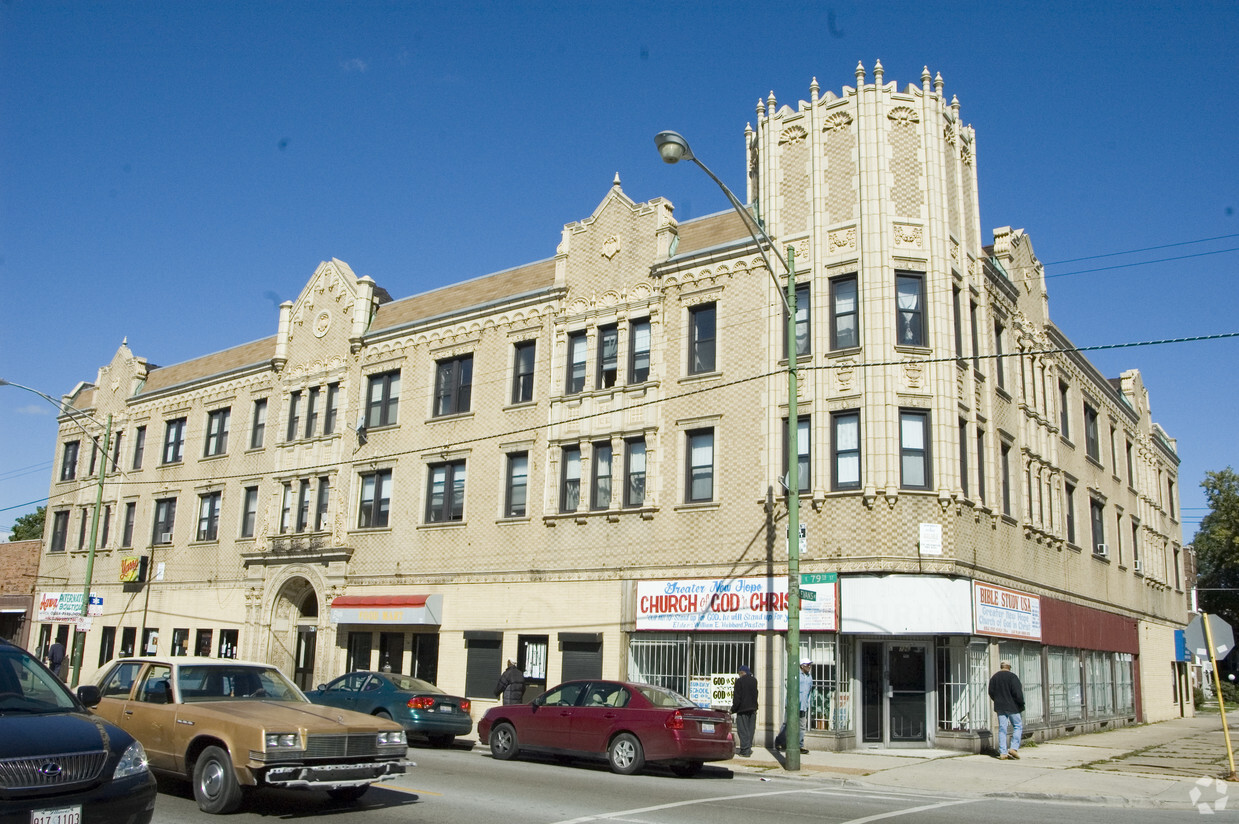 Building Photo - 720 E 79th St