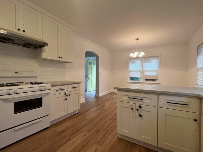 Foto del edificio - 31 Evergreen Ln