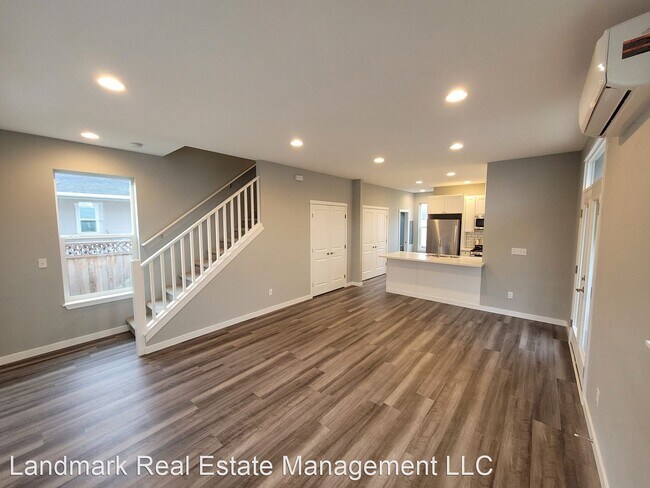 Building Photo - 2 br, 3 bath House - 2537 Xenia Street