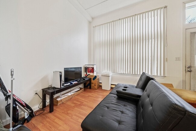 Building Photo - 89 Lawn St