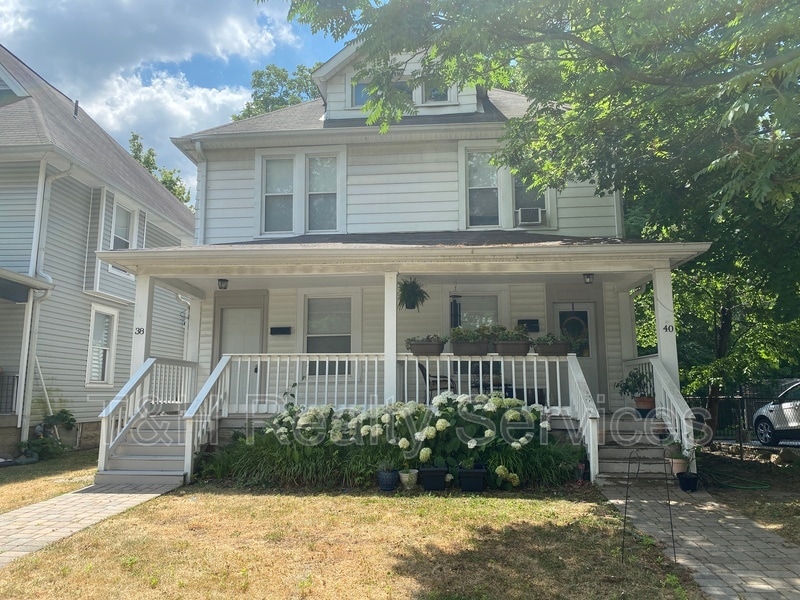 38 N Irvington Ave, Indianapolis, IN 46219 Condo for Rent in