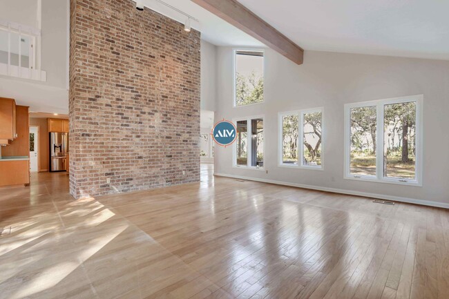 Building Photo - Tranquil 3-Bedroom Home with Marsh Views i...