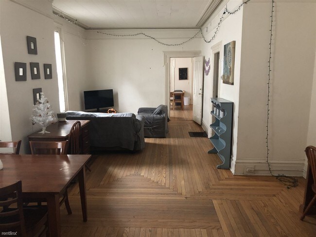 Foto del edificio - 3 br, 1 bath  - 420 S Division St 1