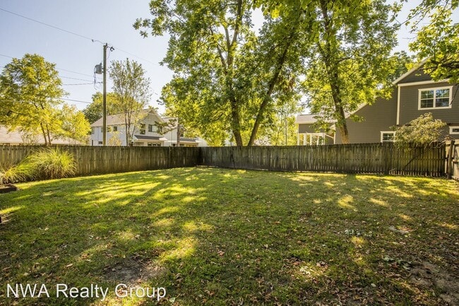 Building Photo - 3 br, 2 bath House - 302 SW "C" Street