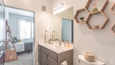 2BR,2BA,-The New Hampshire - Constitution