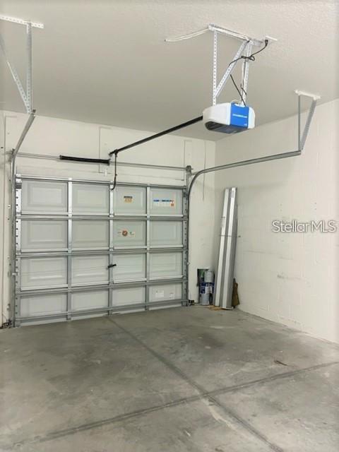 Foto del edificio - 10643 Lake Montauk Dr