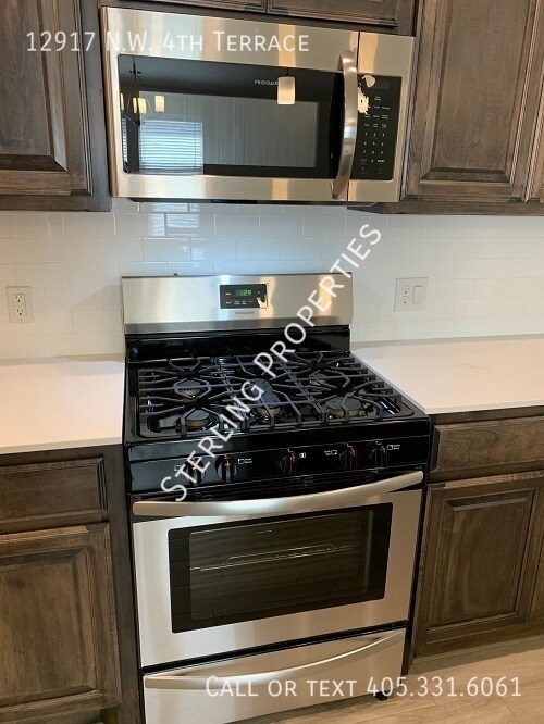 Foto del edificio - 12917 NW 4th Terrace