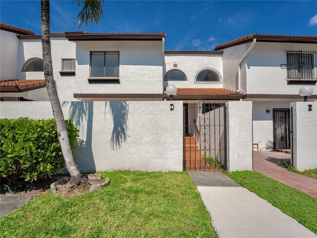 Building Photo - 1331 SW 124th Ct