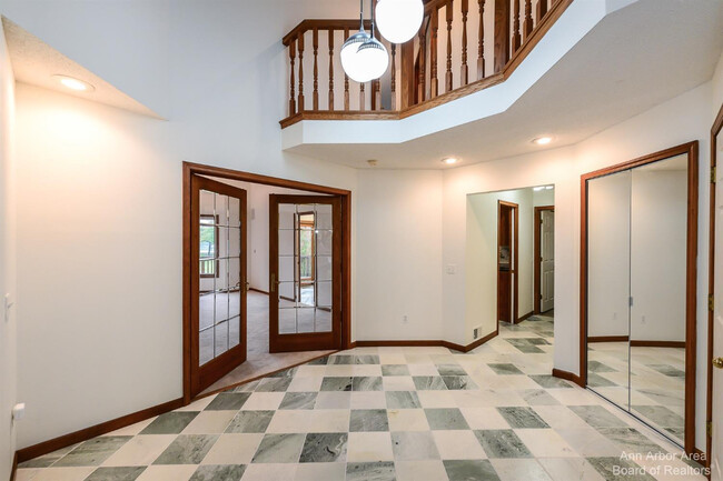 Building Photo - 1261 Laurel View Dr