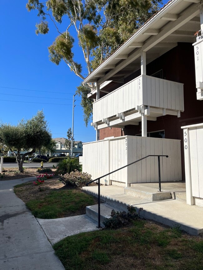 view of front - 1300 Saratoga Ave