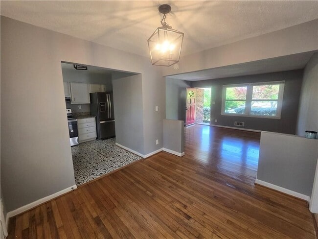 Foto del edificio - 2971 Belaire Cir