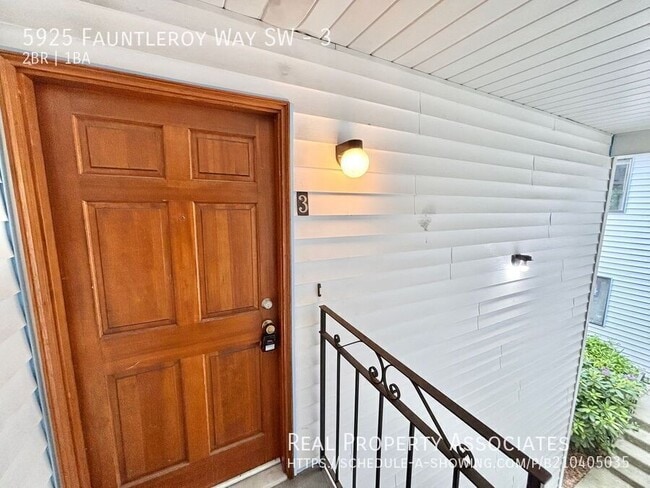 Building Photo - 5925 Fauntleroy Wy SW