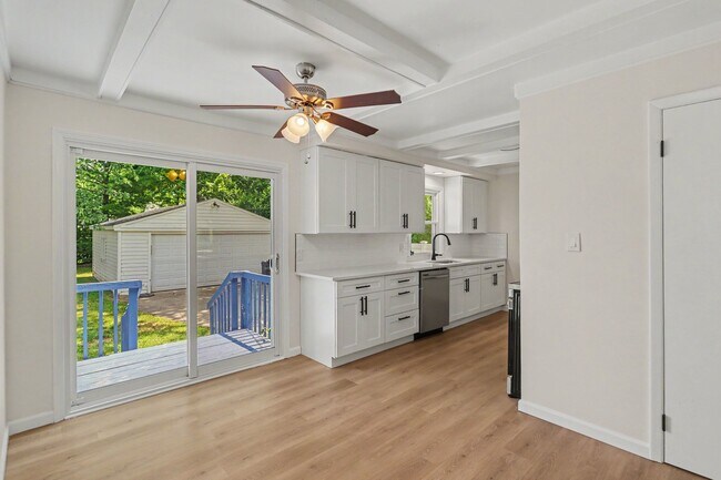 Foto del edificio - 4510 Rosewold Ave