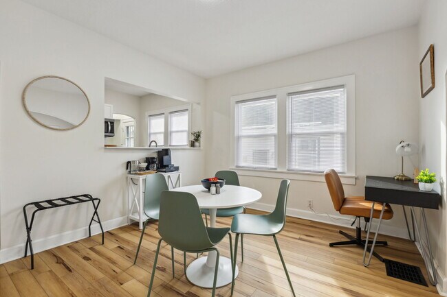 Foto del edificio - 3863 Byram Ave