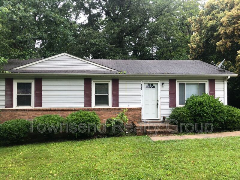Primary Photo - 105 Julia St