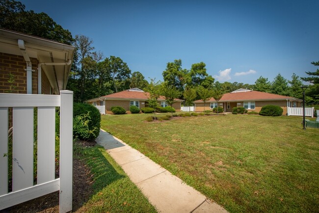 Building Photo - Crossland Apartments