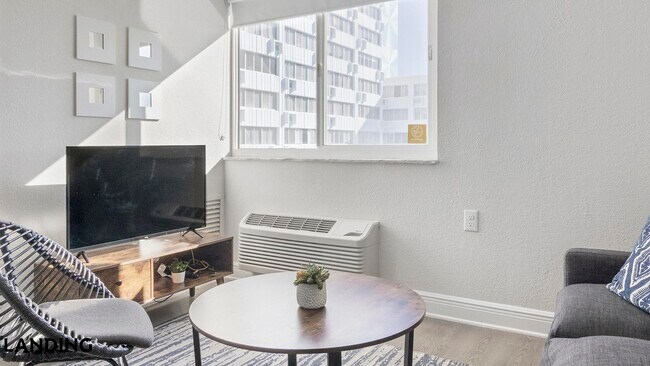 Building Photo - 305 Dr. M.L.K. Jr St S