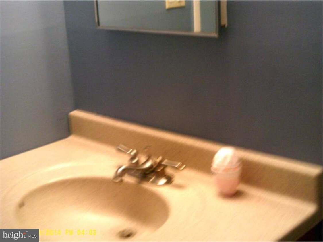 9 Avon Dr, East Windsor, NJ 08520 Room for Rent in East Windsor, NJ