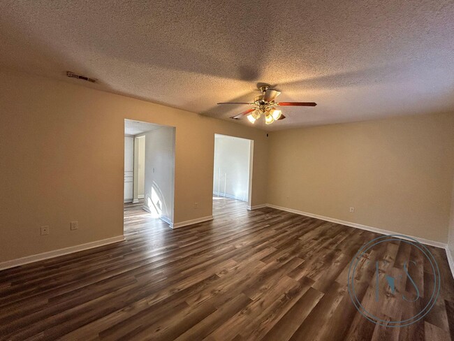 Foto del edificio - 196 Wayfair Ln