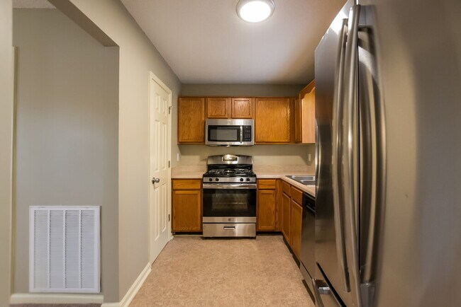 Foto del edificio - 414 Ivy Crest Dr