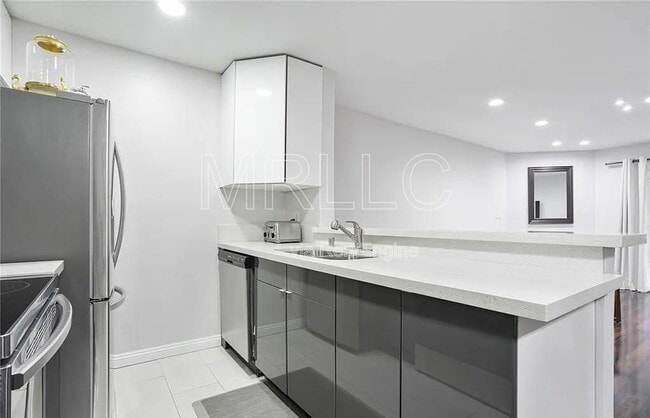 Foto del edificio - 355 S Madison Ave