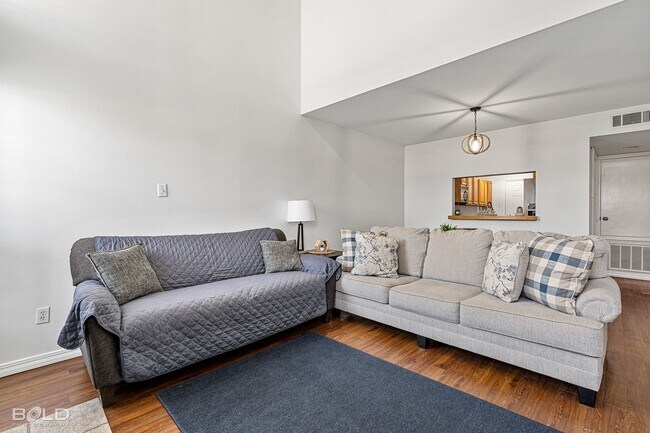 Foto del edificio - 8 Meadow Creek Dr