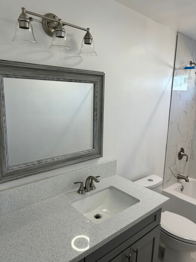 Foto del edificio - 7059 Stanford Ave