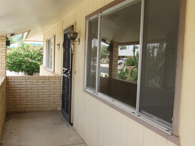 Building Photo - 10607 W Meade Dr