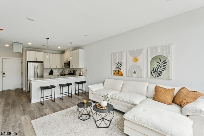 Foto del edificio - 140 W Webster Ave