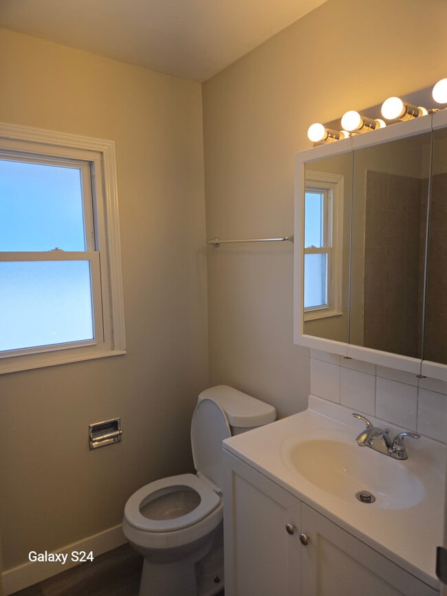 Bathroom - 7243 S Aberdeen St