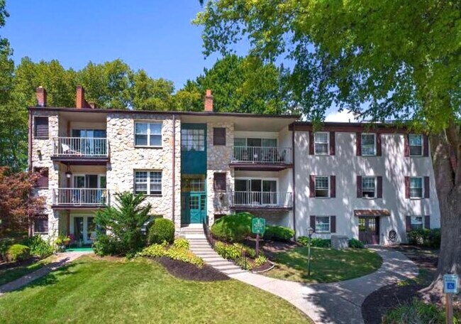 Foto del edificio - 429 Drummers Ln