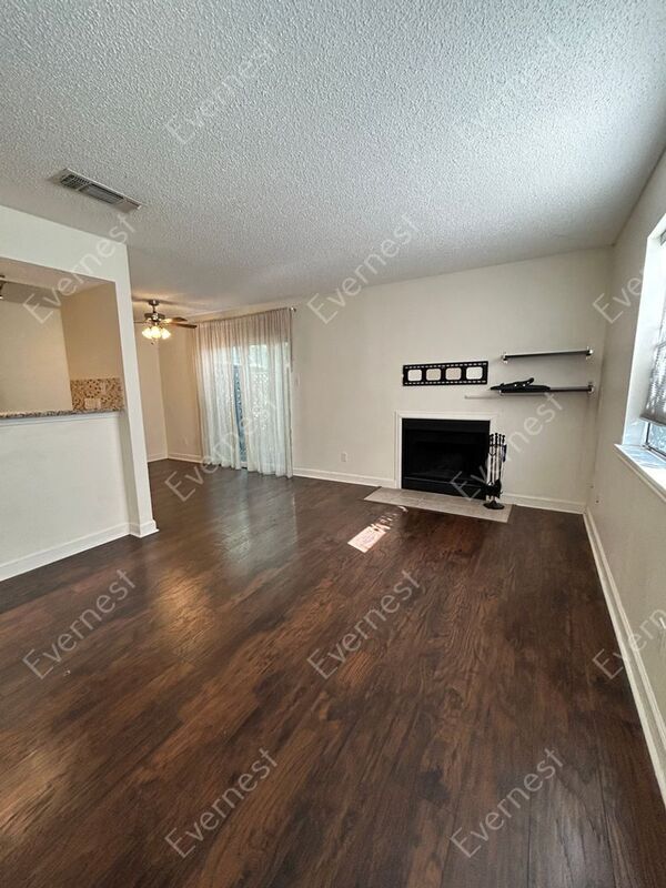 Building Photo - 900 Taulbee Ln