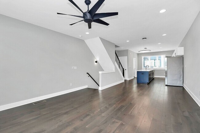 Foto del edificio - Rent Special on Gorgeous Townhome Near Upt...