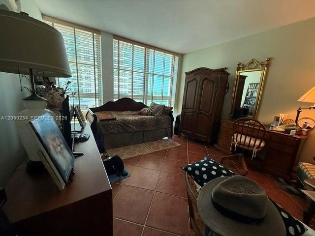 Foto del edificio - 5055 Collins Ave