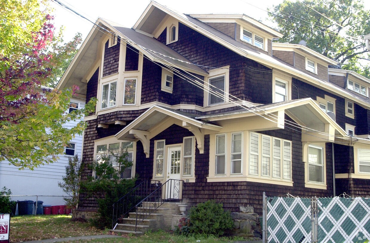 Primary Photo - 230 Franklin Ave