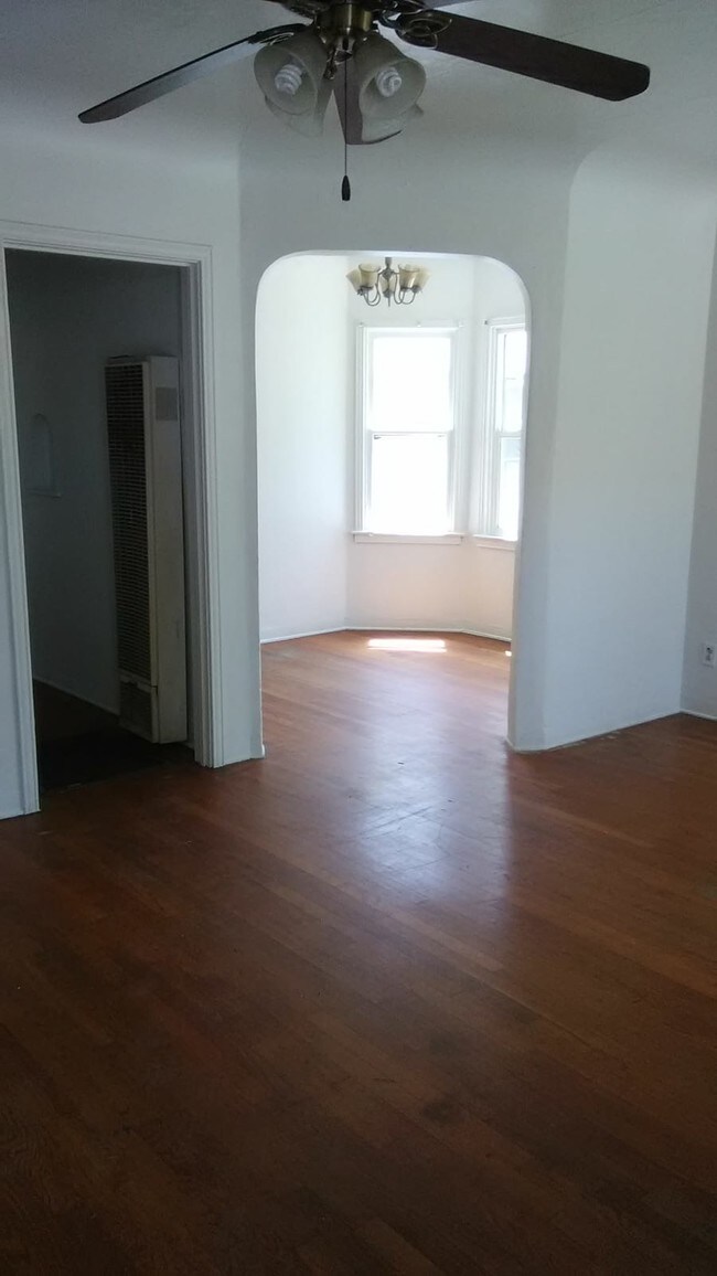 Foto del edificio - 704 N Stevenson St