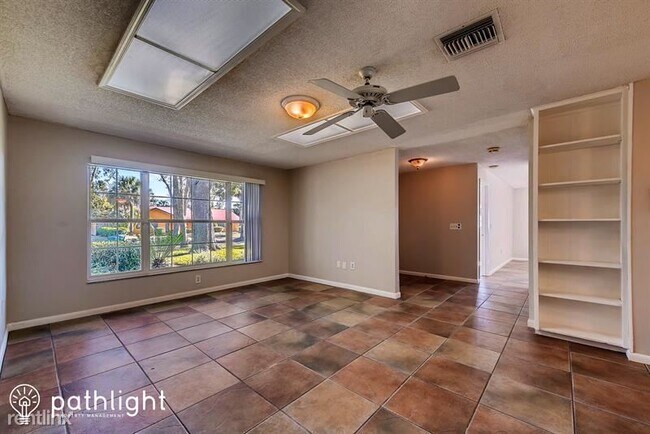 Building Photo - 4 br, 2 bath House - 1106 Ermine Avenue UNIT