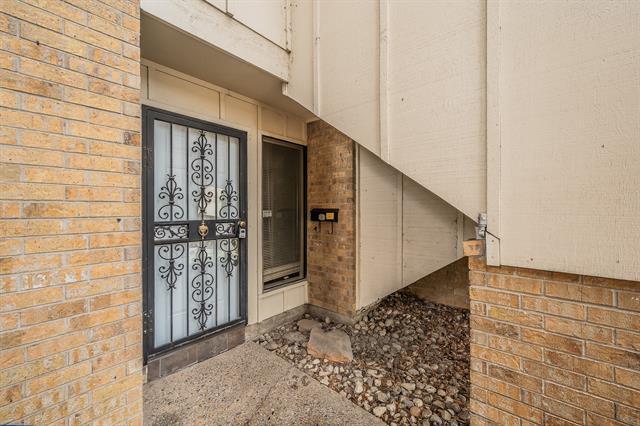 Foto del edificio - 3704 Hulen Park Dr