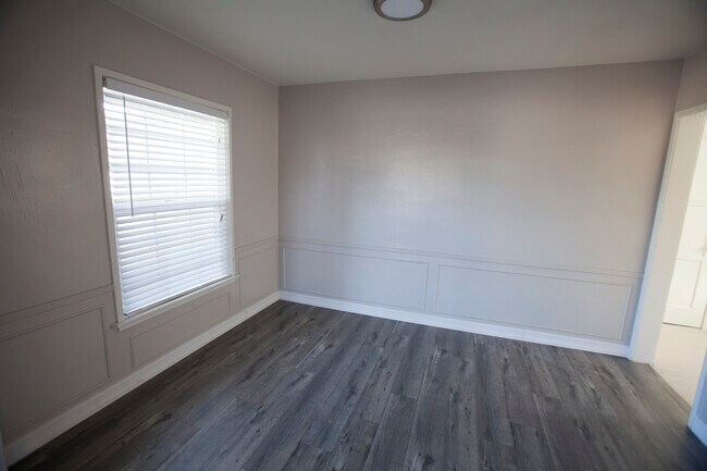 Foto del edificio - 3536 W Adams Blvd